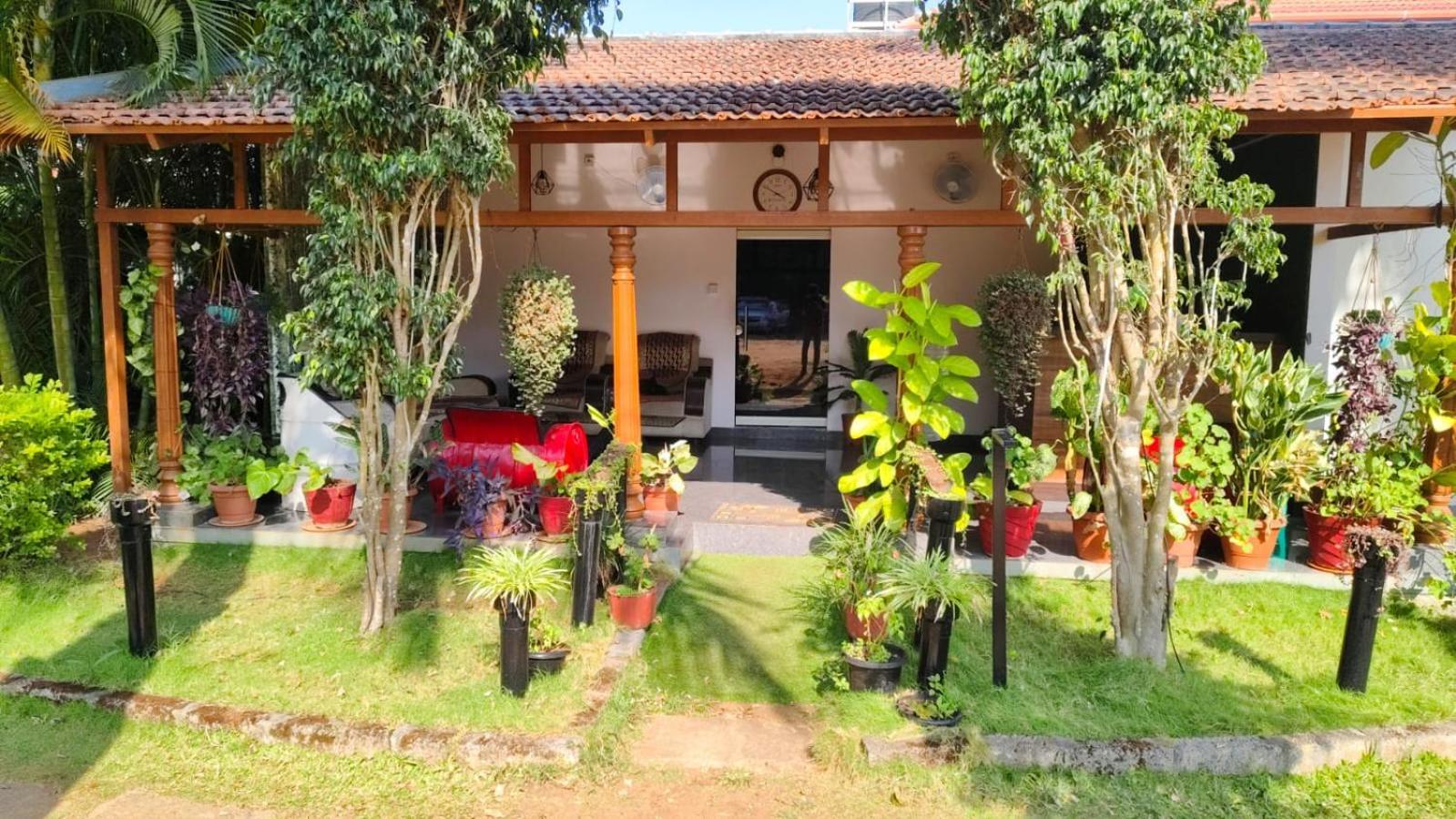 Plumeria Resort Kushālnagar Extérieur photo