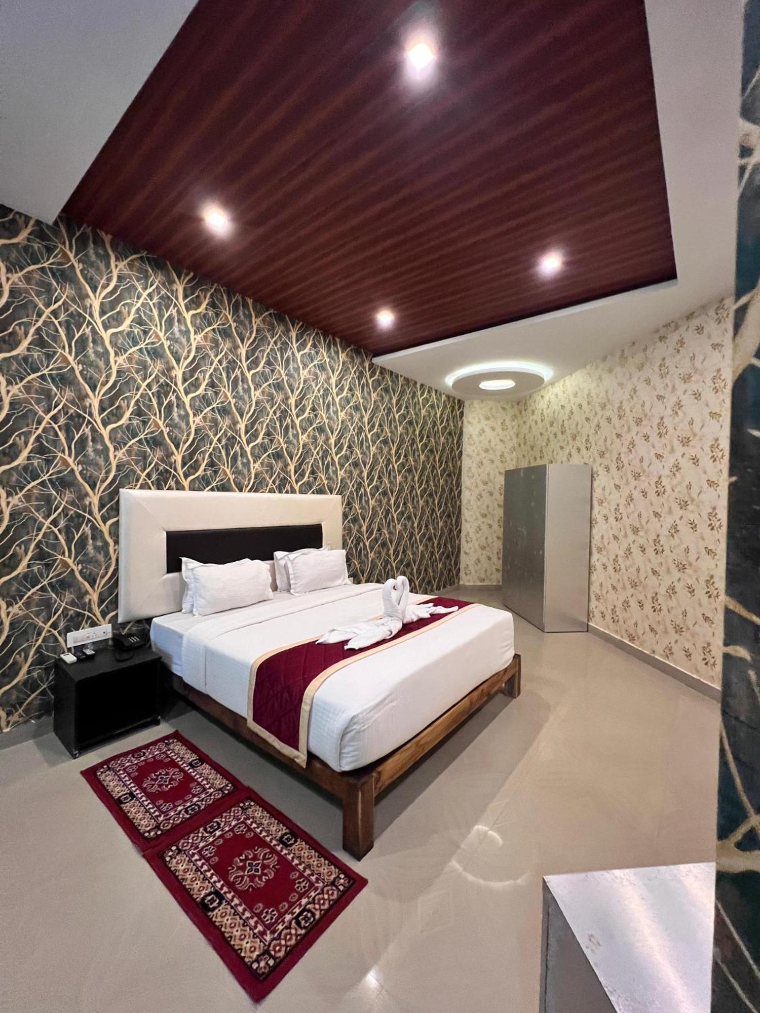 Plumeria Resort Kushālnagar Extérieur photo